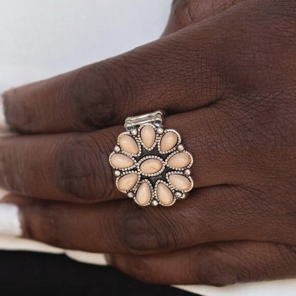 paparazzi Jewelry - Paparazzi Jewelry Accessories - Stone Gardenia - Brown Ring - Vintage